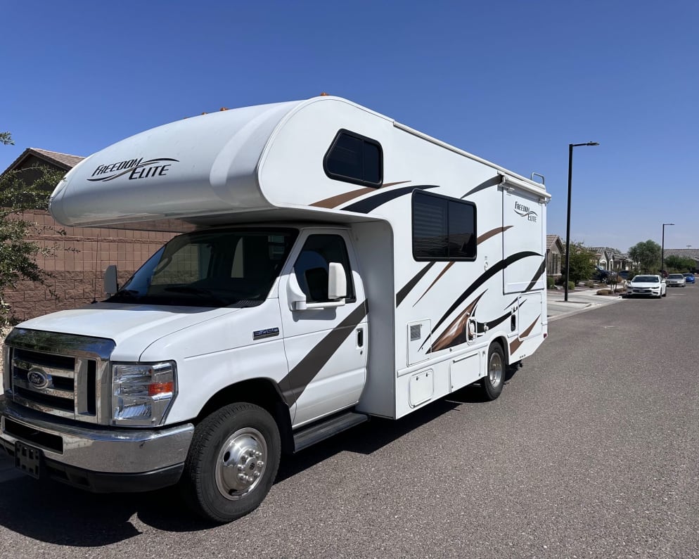 2016 Thor Freedom Elite available for rent in Surprise Arizona