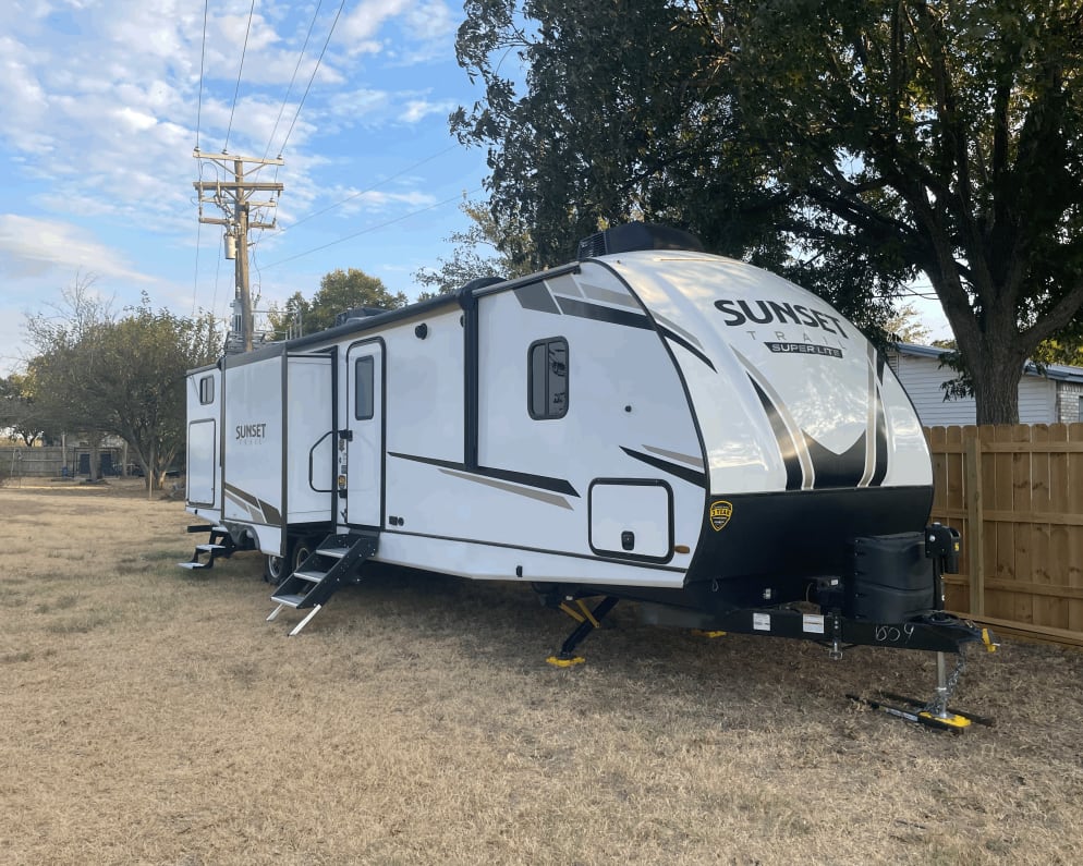 2022 Crossroads RV Sunset Trail available for rent in McGregor Texas