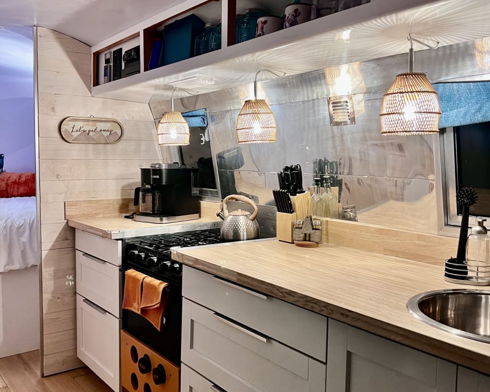 Travel Trailer RV for Rent in OAK HILLS, California