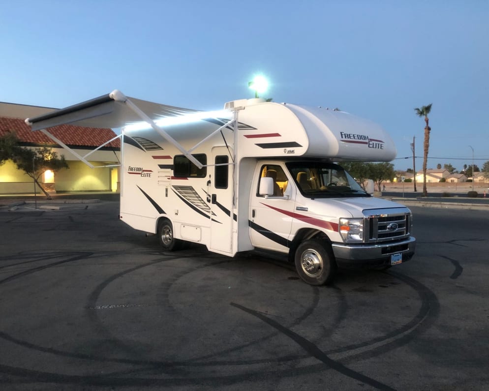 2020 Freedom Elite  by Thor for rent in 92203