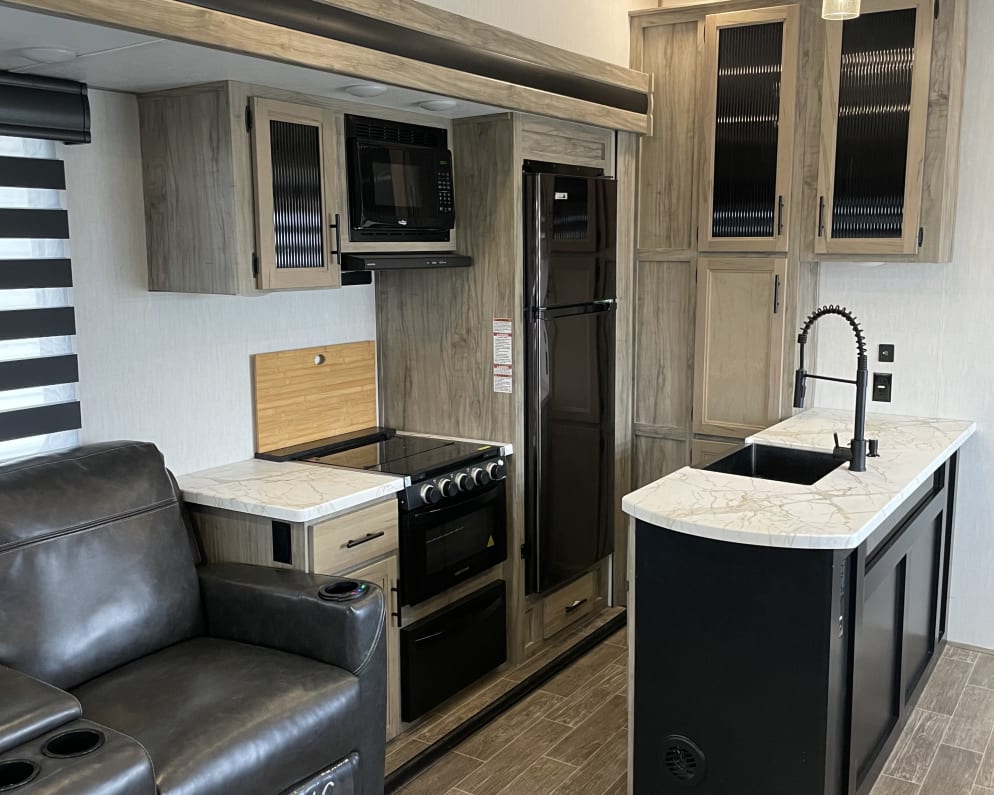2021 Forest River Cherokee Arctic Wolf Fifth Wheel for rent in Liberty Hill Texas