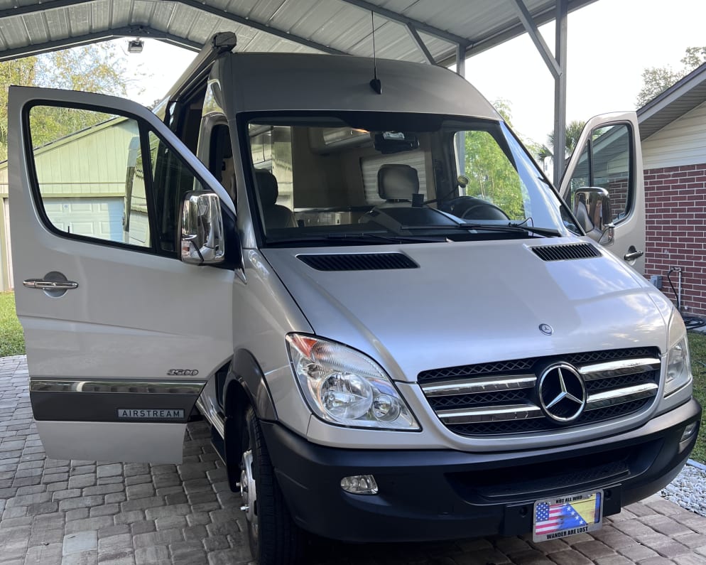 2012 Class B RV for Rent in Jacksonville, Florida