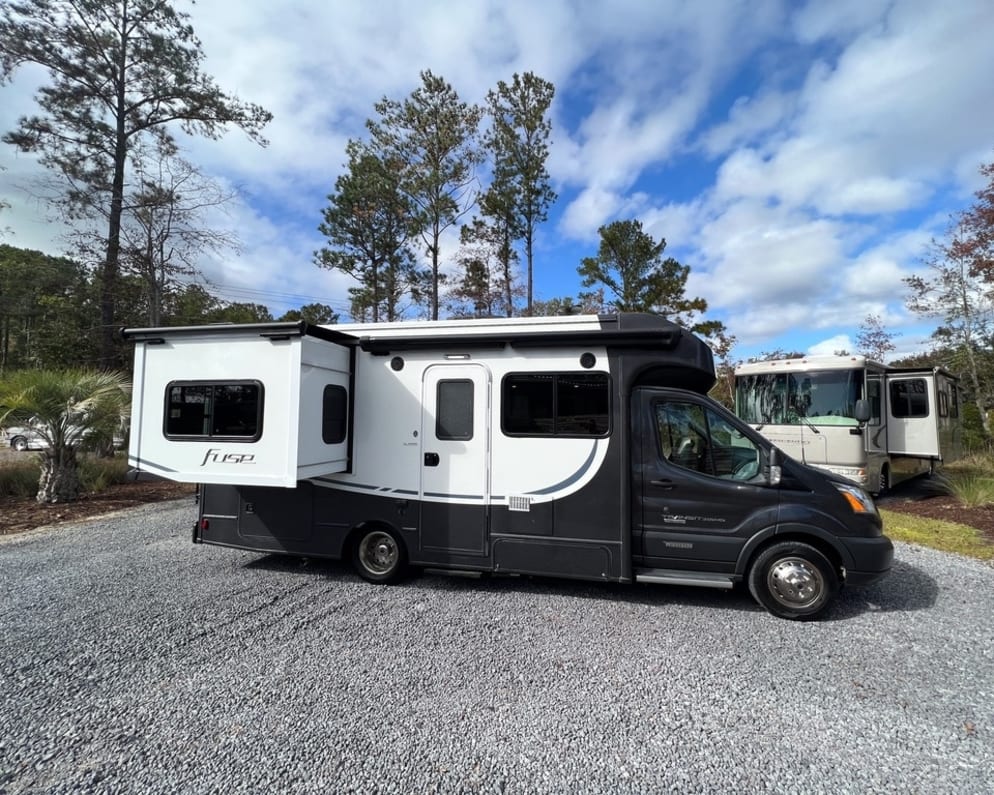 2019 Class C RV for Rent in Awendaw, South Carolina