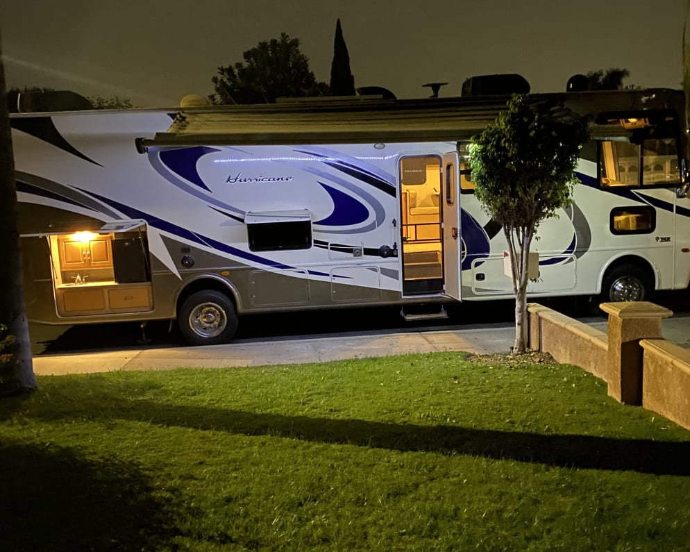 2017 Thor Hurricane Class A for rent in Ontario California
