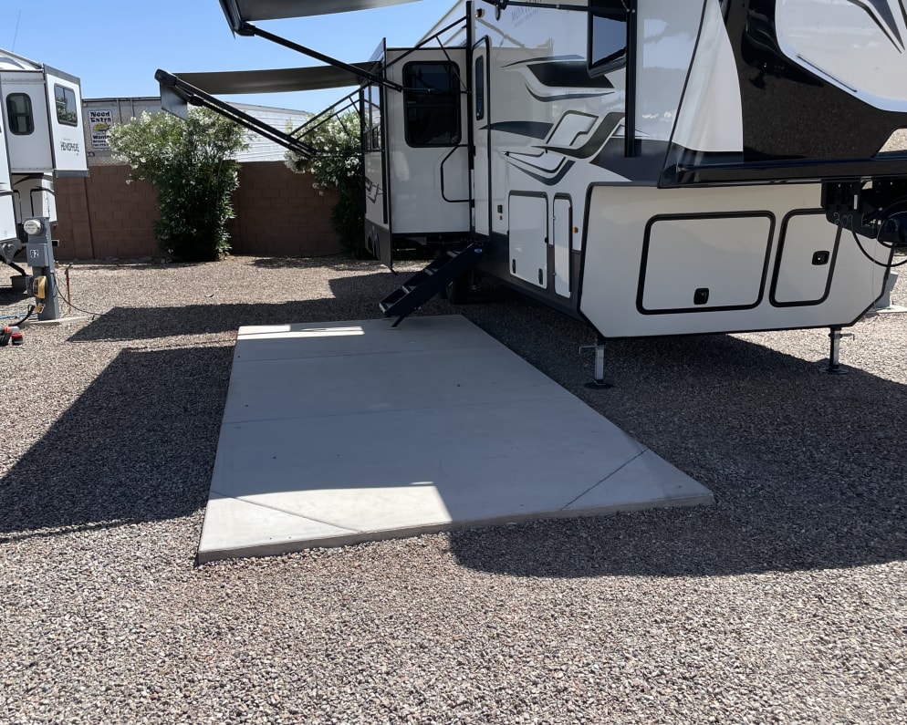 2023 Keystone RV Montana High Country Fifth Wheel for rent in Chandler Arizona