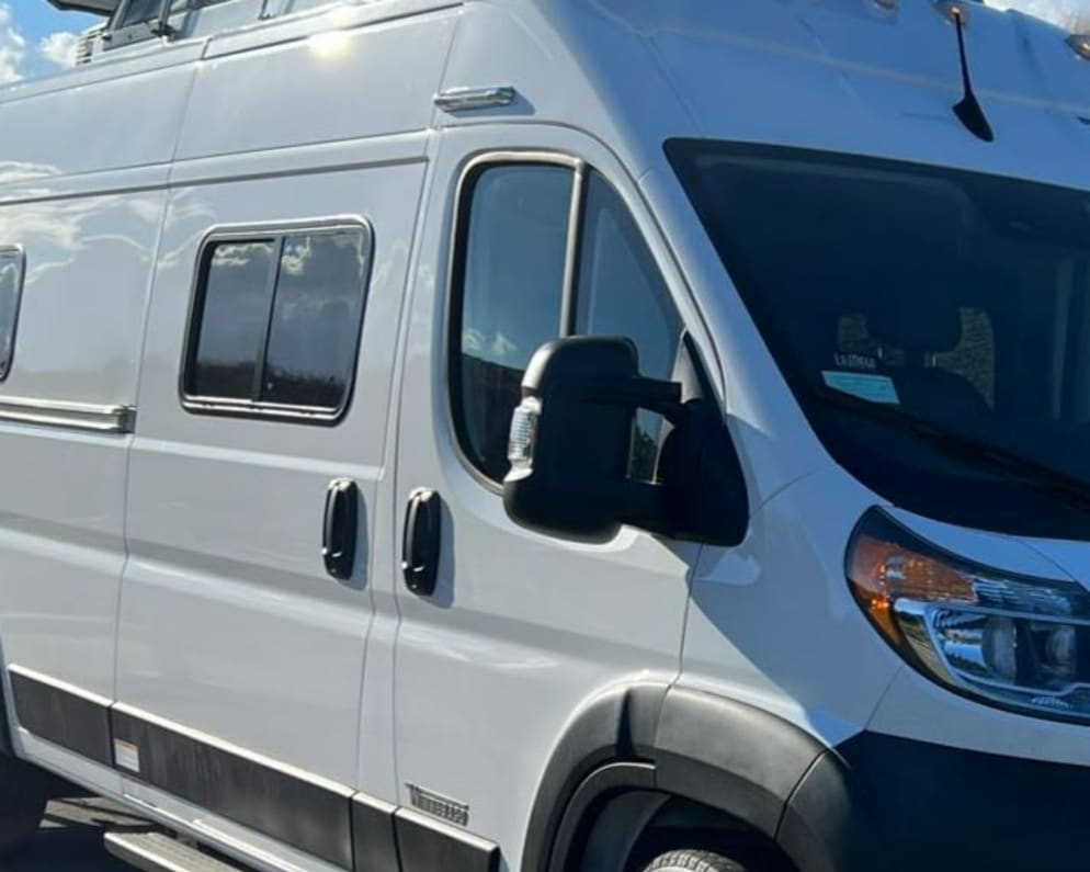 2023 Winnebago Solis