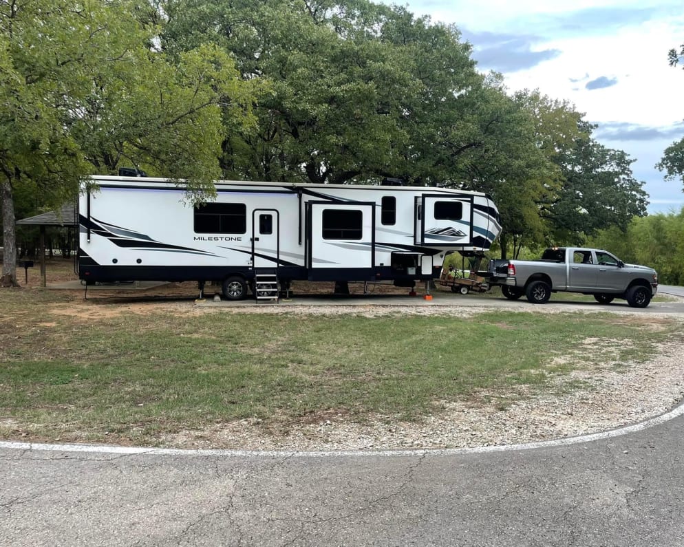Fifth Wheel RV for Rent in Midlothian, Texas - RVUSA.com