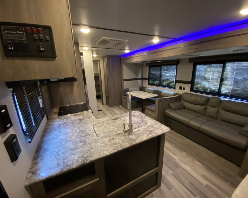 2021 Keystone Crossroads Zinger available for rent in Hot Springs Arkansas