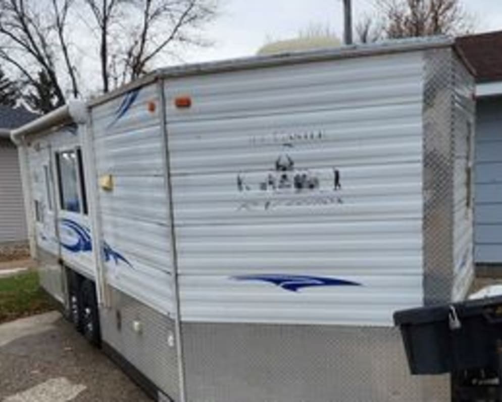 Travel Trailer RV for Rent in Barnesville, Minnesota