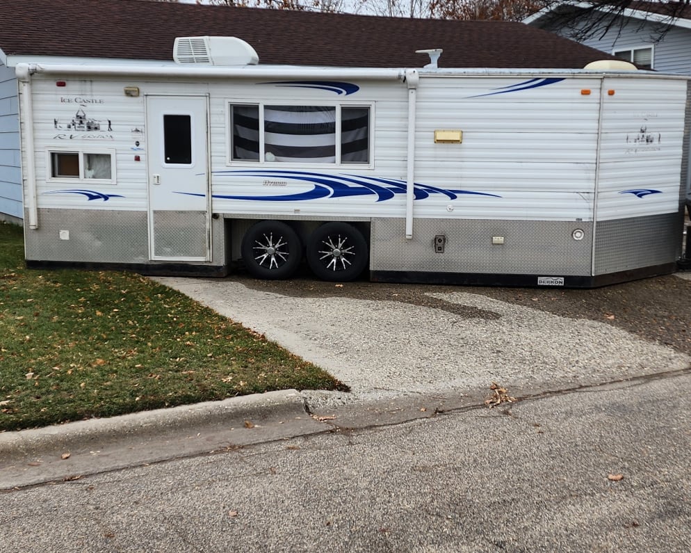 Travel Trailer RV for Rent in Barnesville, Minnesota