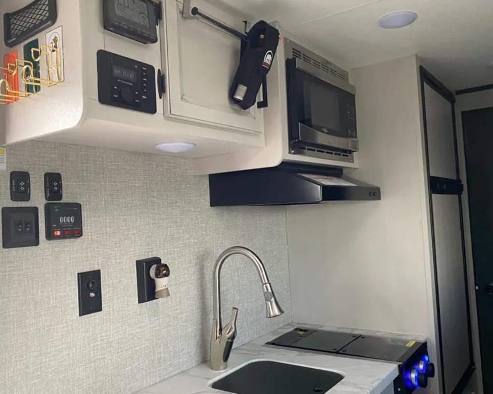 2022 Jay Flight SLX  by Jayco for rent in T2E 4X4