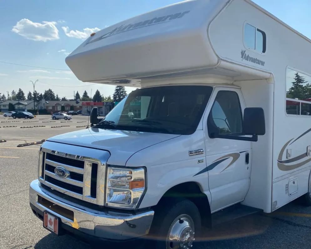 2010 Adventurer Motorhome  by Adventurer for rent in T2E 4X4
