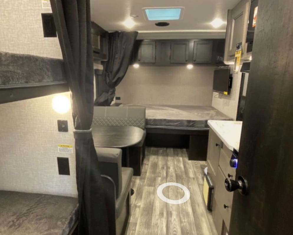 2022 Starcraft Super Lite Maxx available for rent in Ridgecrest California