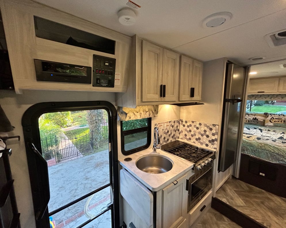 2022 Sunseeker LE  by Forest River for rent in 90815