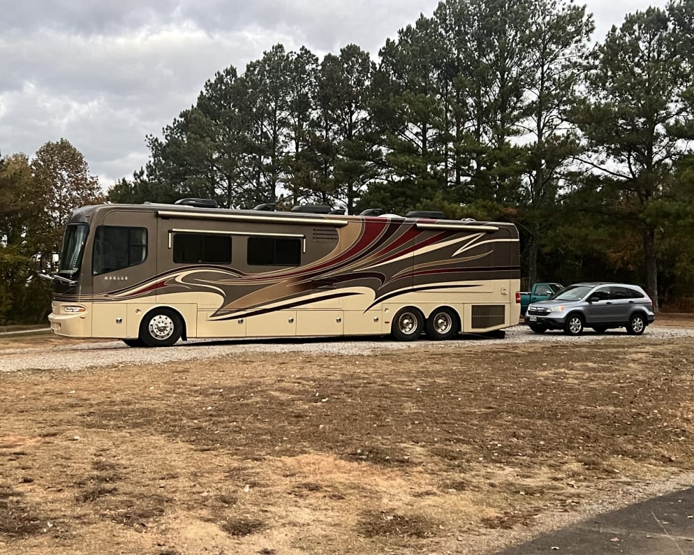 Luxury RV Floor plan, Perfect for family vacations, cross-country adventures, tailgating at a sporting events, NASCAR races, Formula One Races, IMSA Racing events, multi-day music festivals, corporate events, film and production crews, or just a luxurious camping trip! Temporary  housing for insurance claims, Talladega, Rock The South, Bonnaroo, Rock the Country, Alabama A&amp;M Homecoming, Monte Sano, Lake Wheeler, Tims Ford, Lake Guntersville, Loretta Lynns Ranch, AMA Motocross, Nashville, CMA Awards, Imagine Festival, Car Shows, Sharon Johnston Park, Atlanta Motor Speedway, Beach Vacations, Traveling out west, Yellowstone, Solar eclipse rentals,  John Hunt Park, King of the Hill, Drag Races, Blues Festivals, Multi Day music festivals, Fairs, Rodeos, Family reunions, Camping, Tailgating Football Games and so much more!