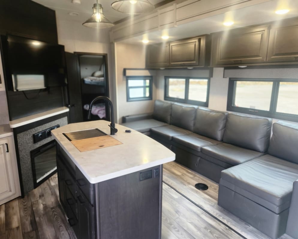 2023 Fifth Wheel RV for Rent in valley center, California