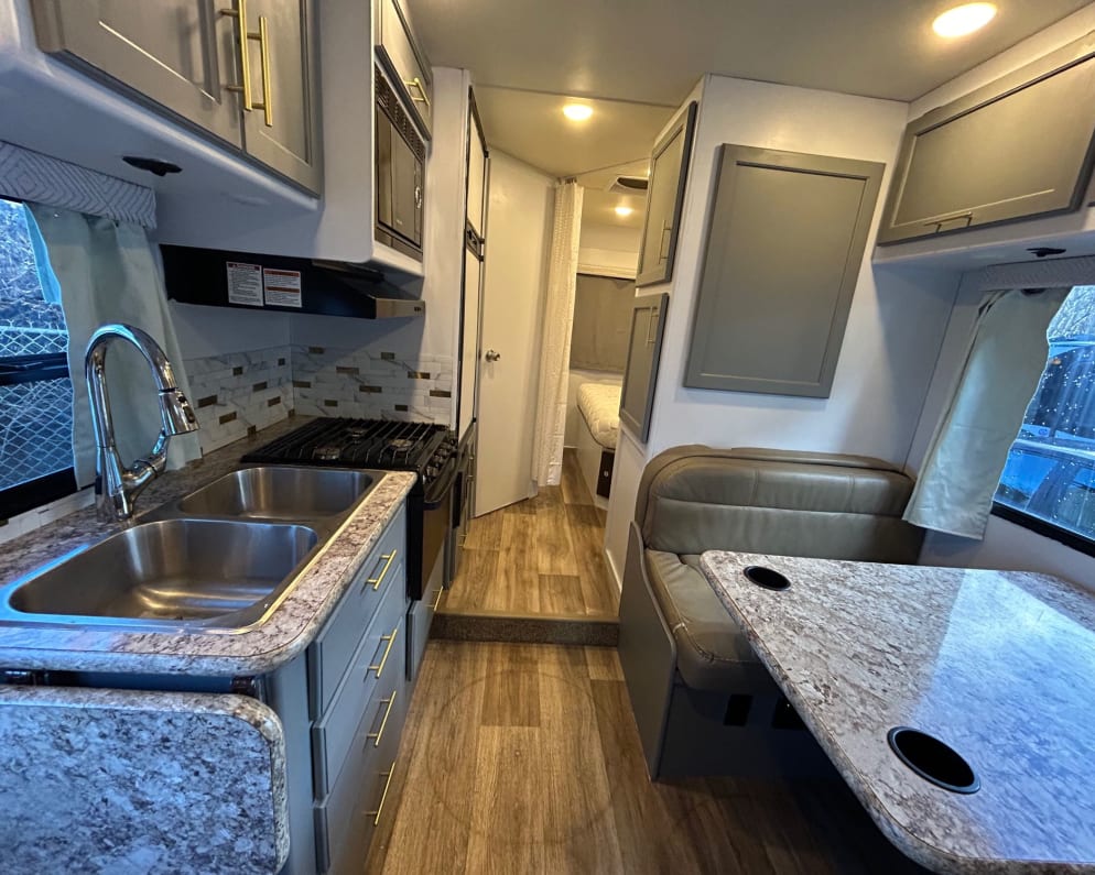 2017 Thor Four Winds available for rent in Surrey British Columbia