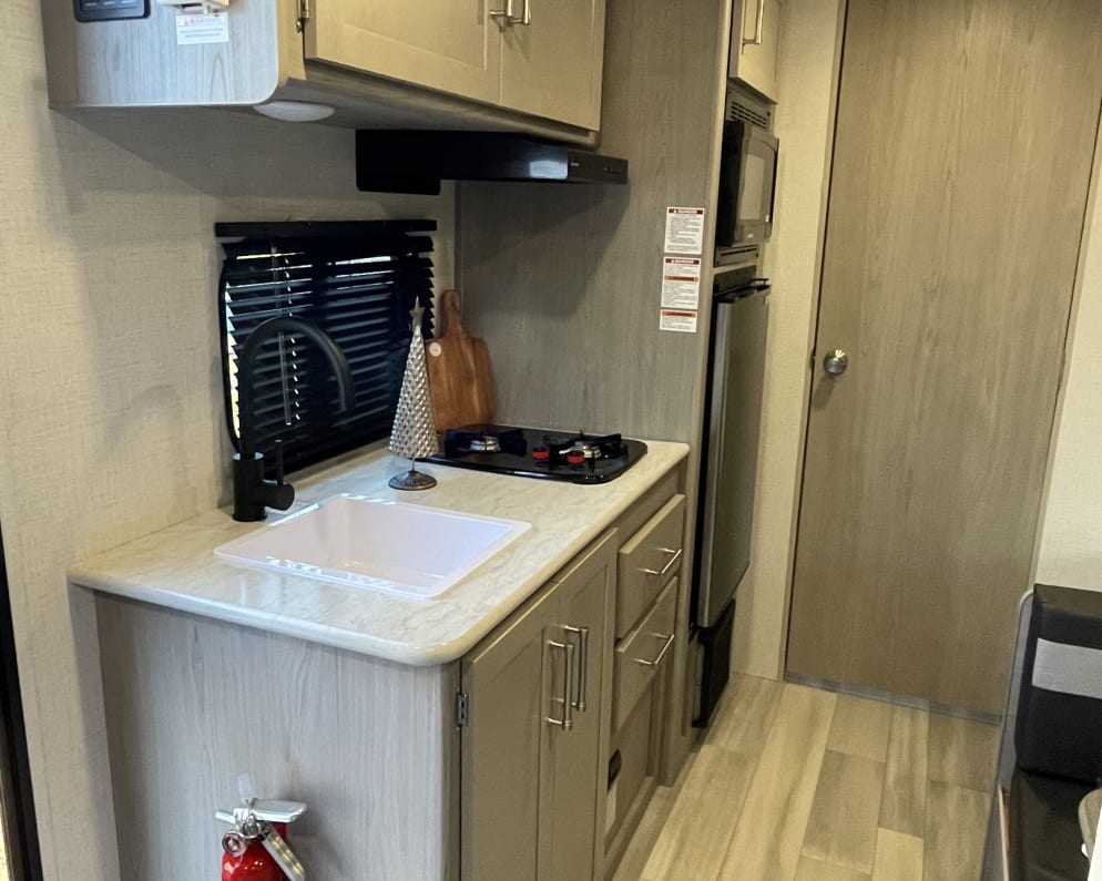 2024 1800bh  by Keystone Rv company for rent in 85339