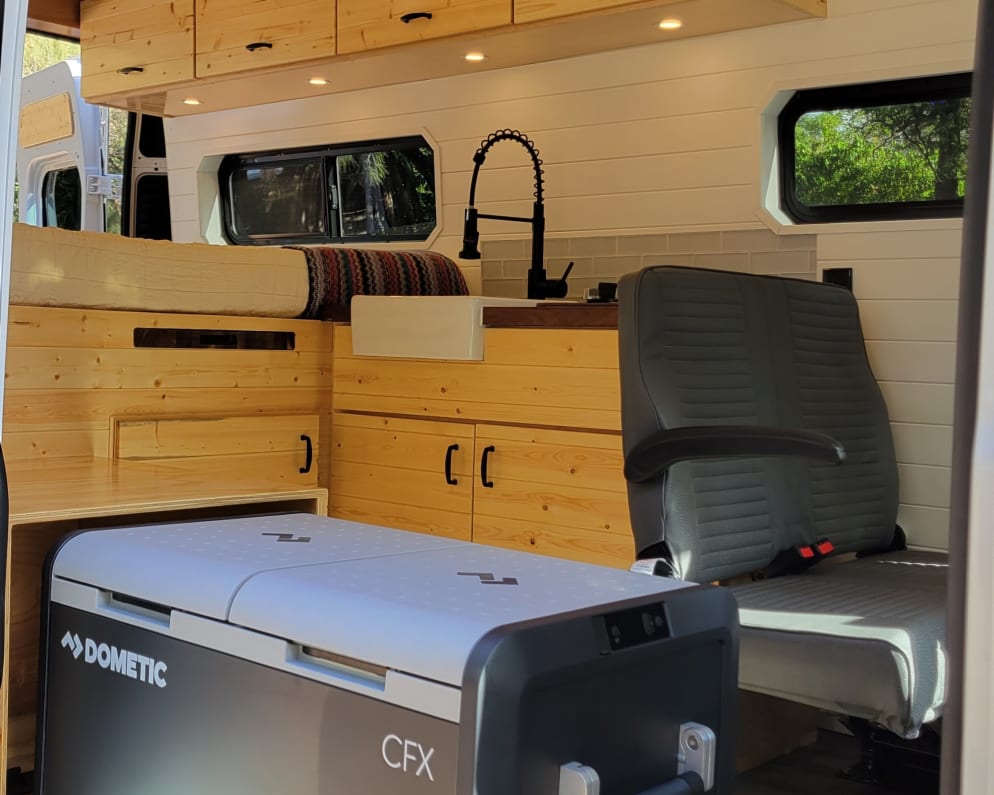 2021 Dodge 1/2 Ton Hemi Class B for rent in Kahului Hawaii