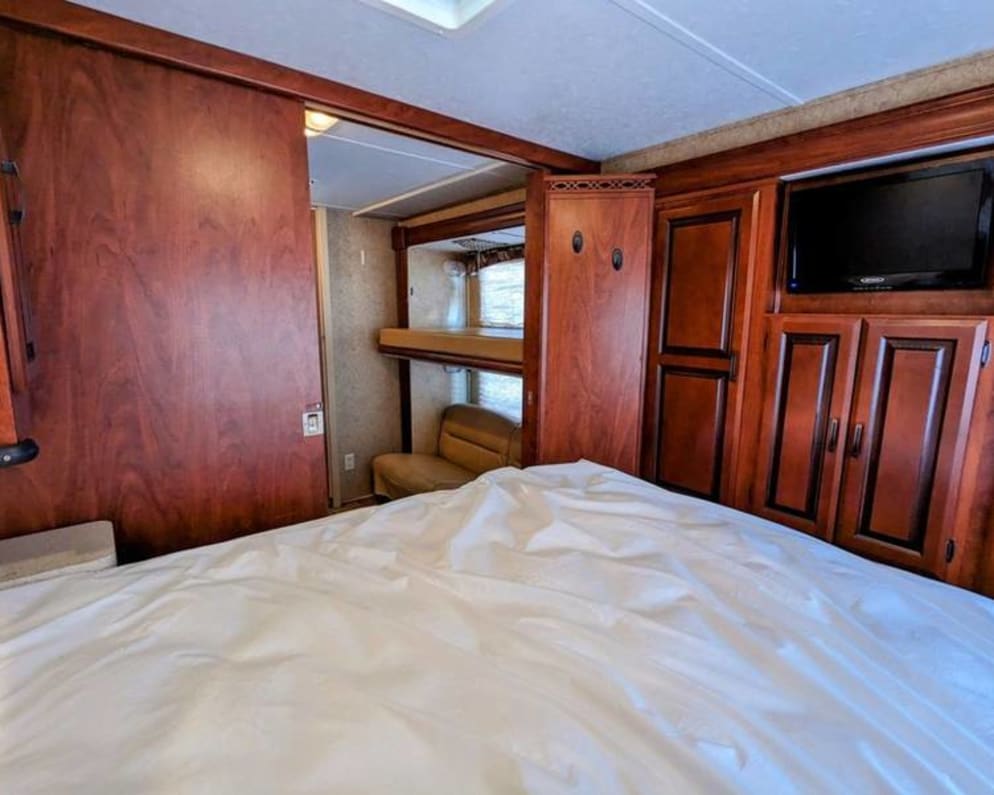 Class C RV for Rent in Leeds, Alabama