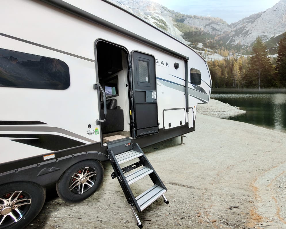 2023 Cougar  by Keystone RV for rent in 80516