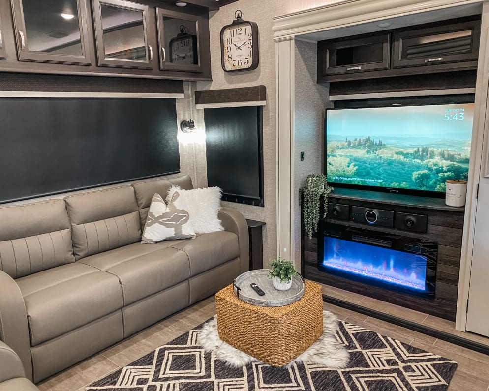 Fifth Wheel RV for Rent in Wildomar, California