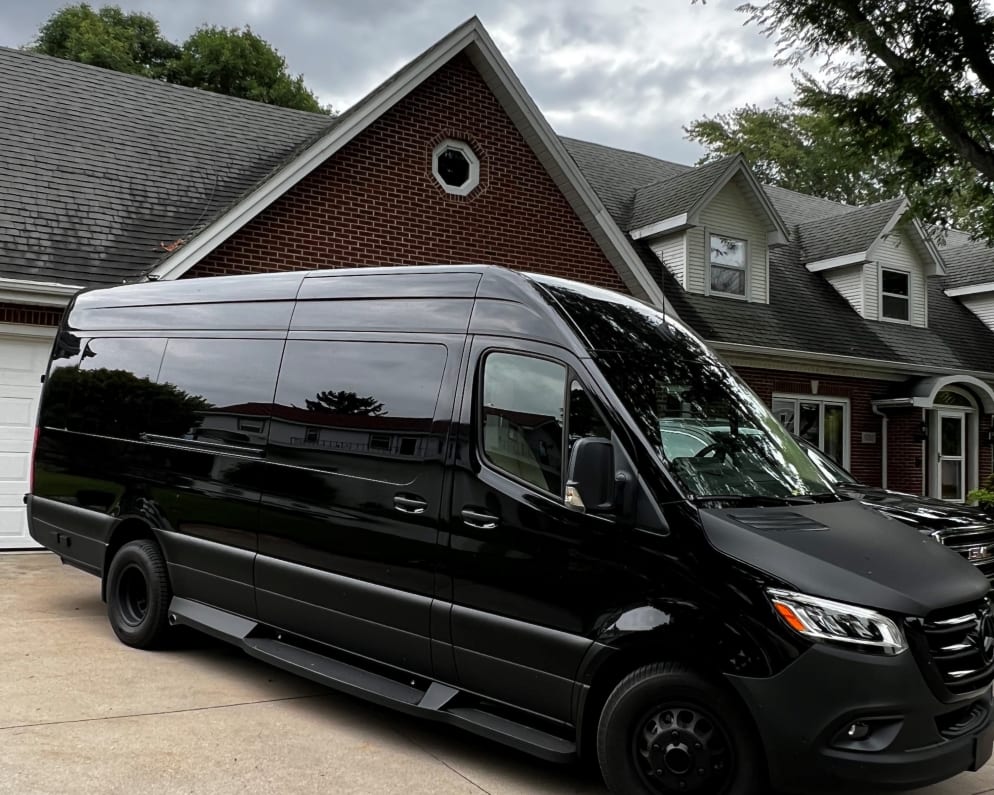 Class B RV for Rent in Oshkosh, Wisconsin