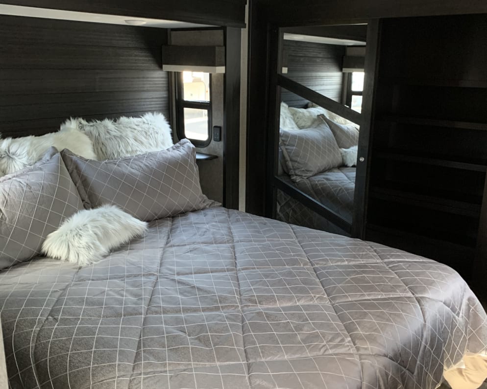 2020 Fifth Wheel RV for Rent in Grandy, North Carolina