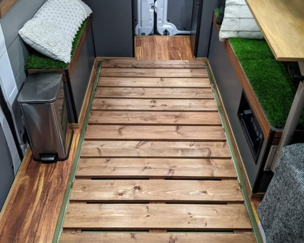 2017 Class B RV for Rent in Walkerville, Michigan