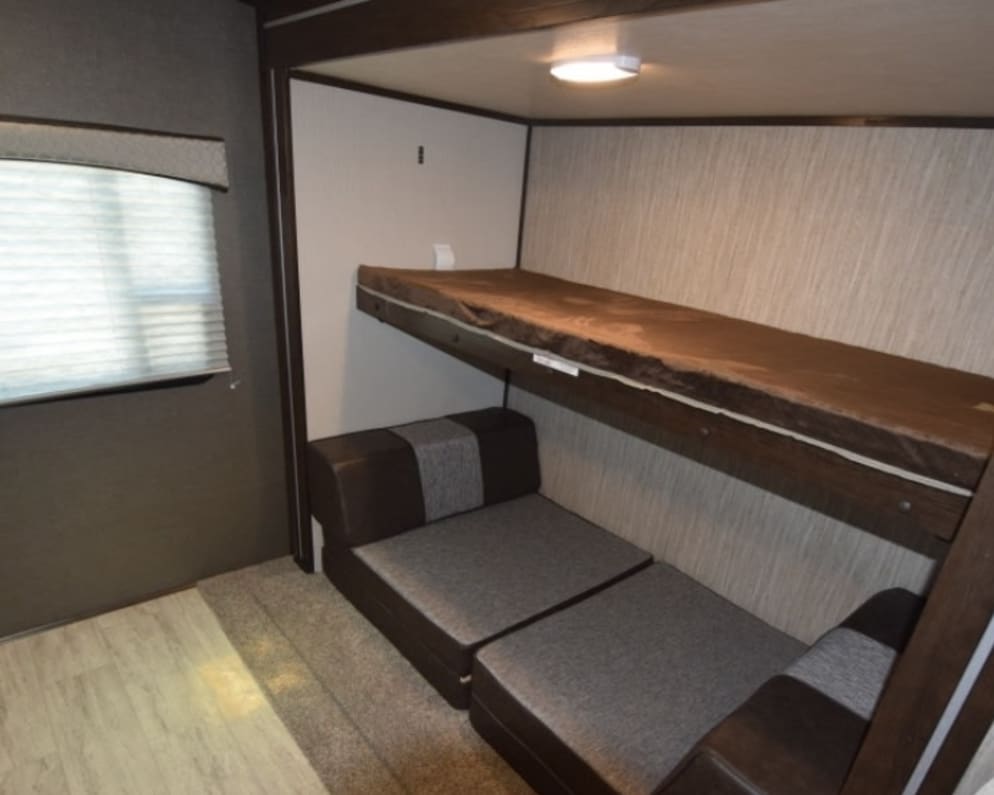 Travel Trailer RV for Rent in Marshfield, Missouri