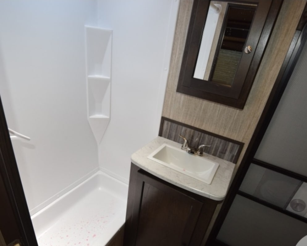 Travel Trailer RV for Rent in Marshfield, Missouri