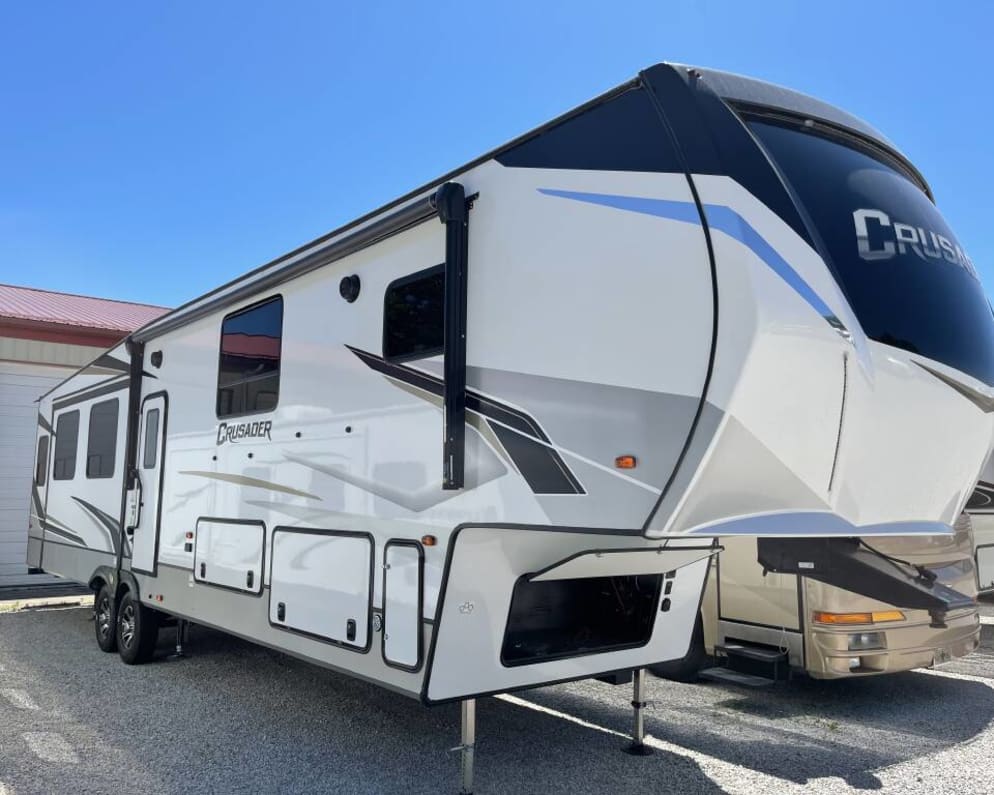 2021 Fifth Wheel RV for Rent in Wilmot, OH