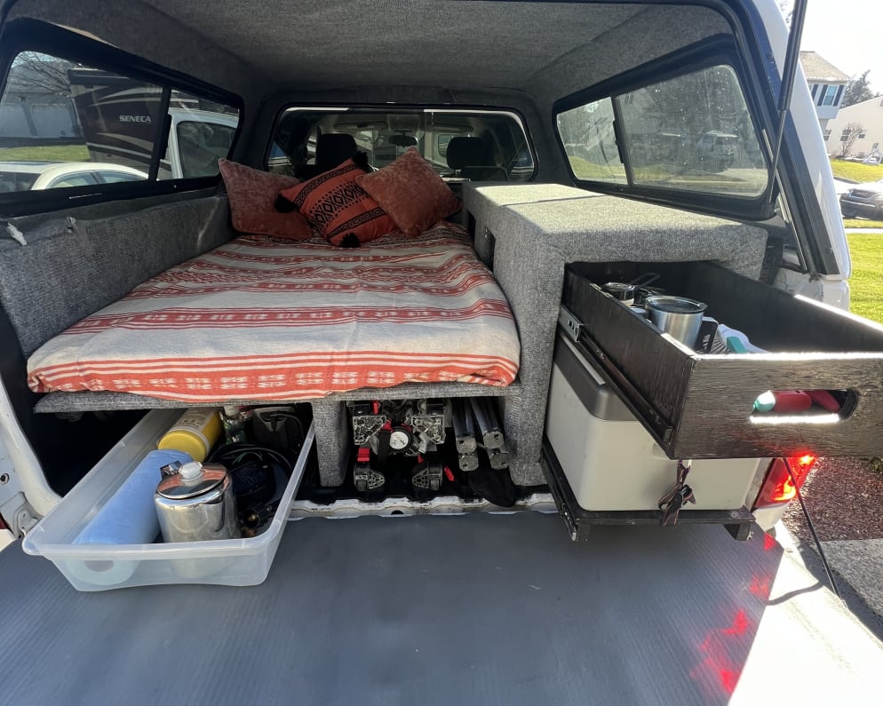 2009 Truck Camper RV for Rent in Hatboro, Pennsylvania