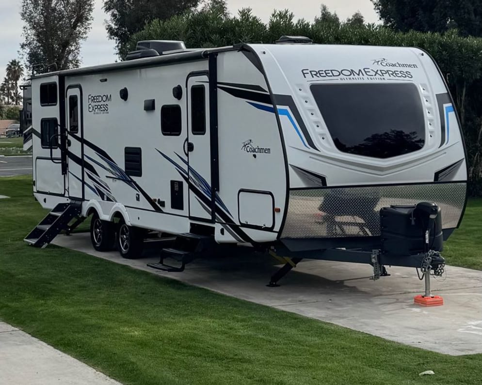 2022 Coachmen freedom express 287bhds