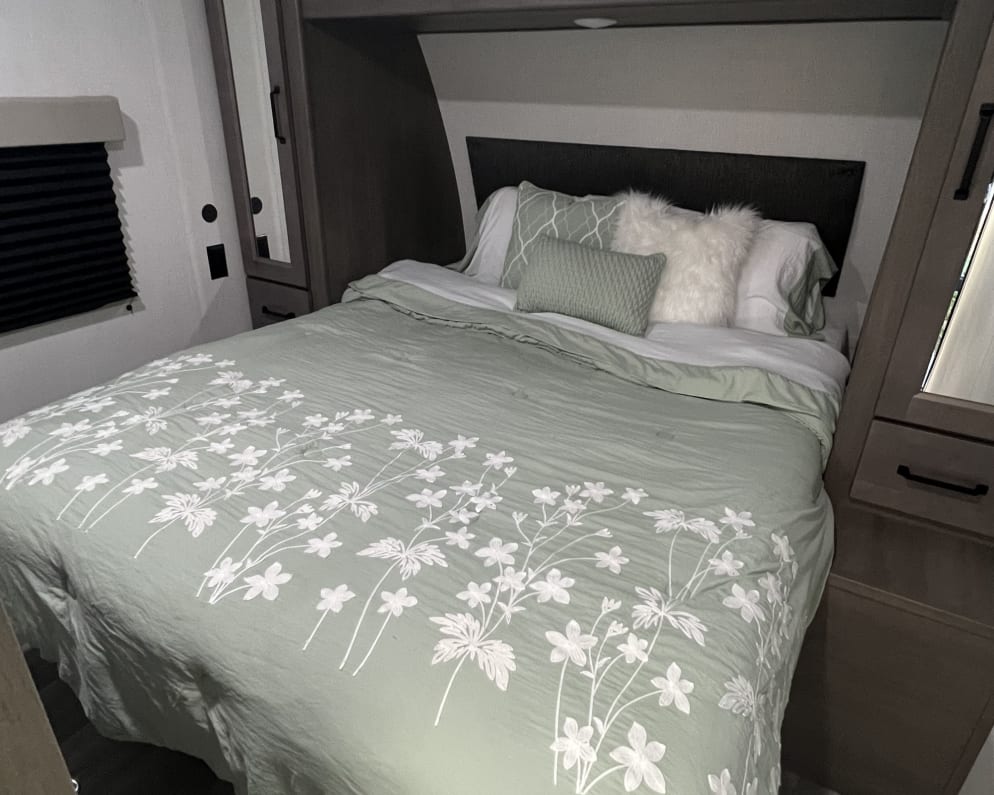 2024 Grand Design Transcend Xplor 247BH Travel Trailer for rent in Big Spring Texas