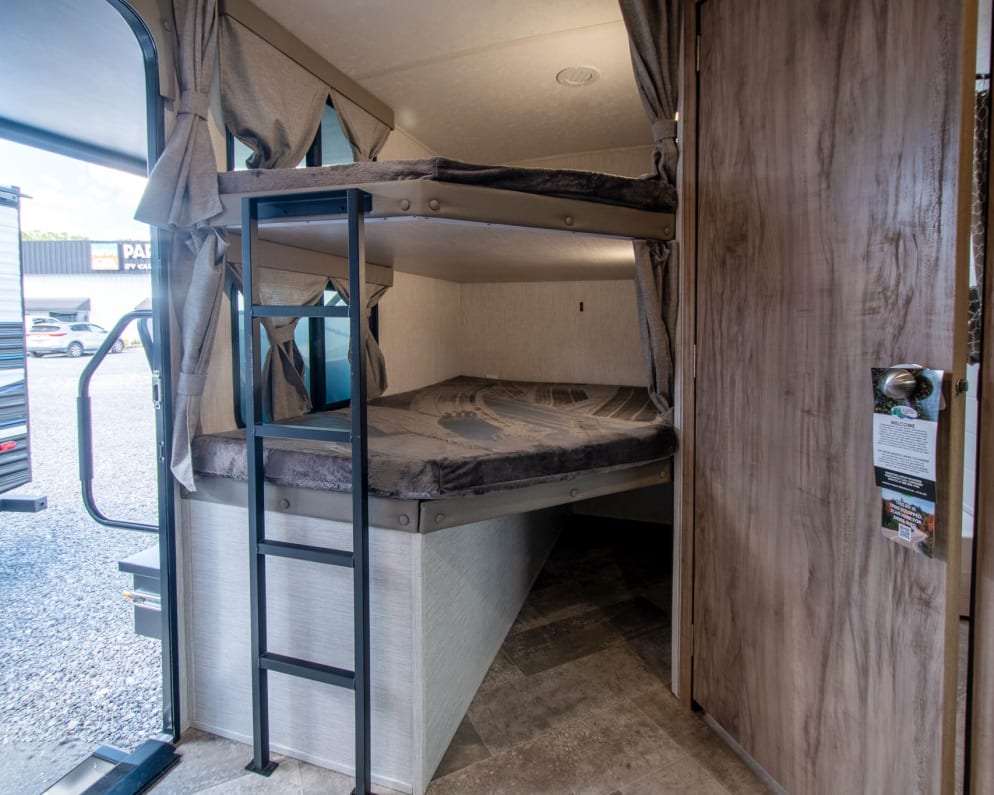 2023 Solaire Ultra Lite  by Palomino for rent in 29418
