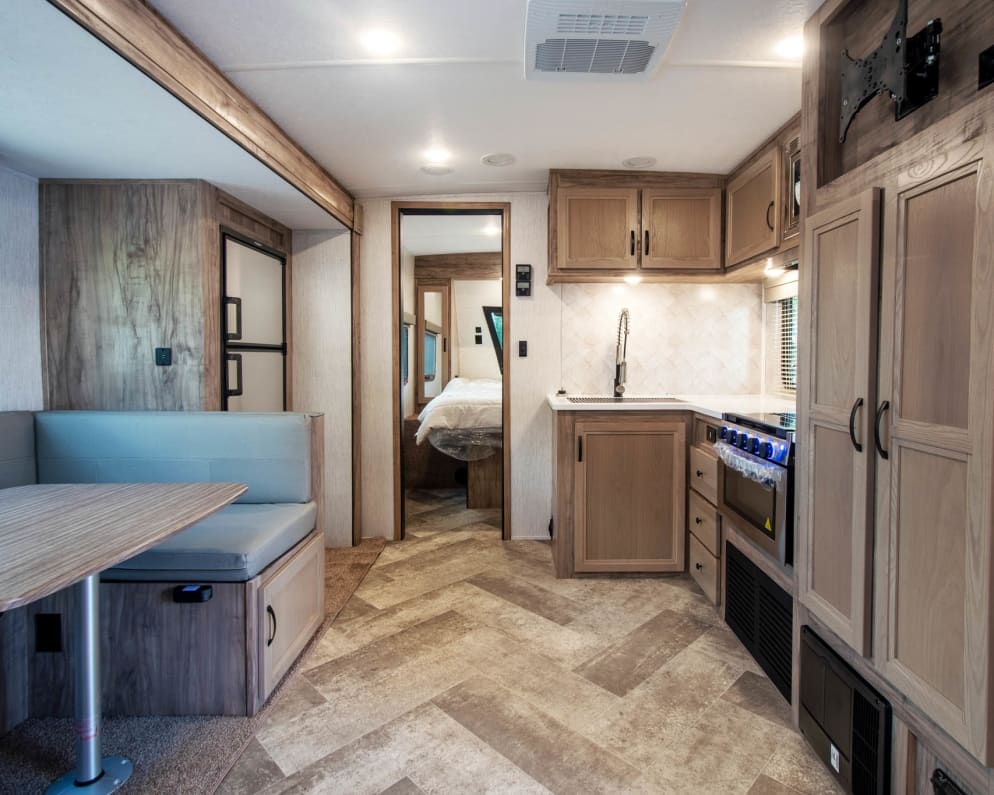 2023 Palomino Solaire Ultra Lite available for rent in Charleston South Carolina