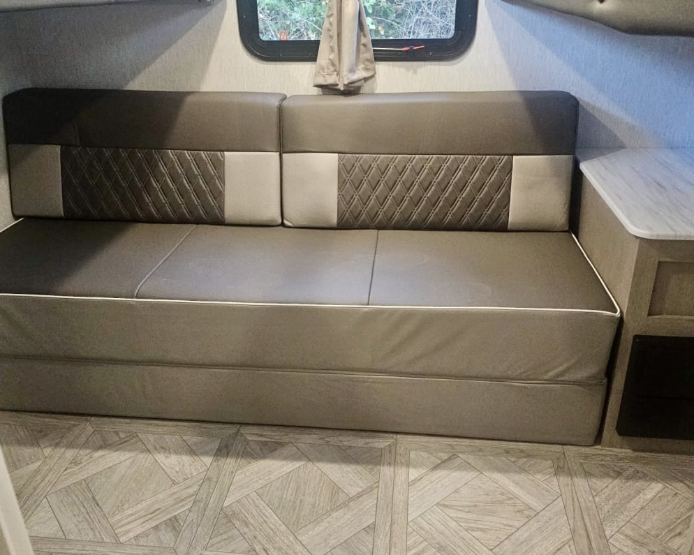 2024 28VBLX  by SALEM CRUISE LITE PLATINUM for rent in 93449