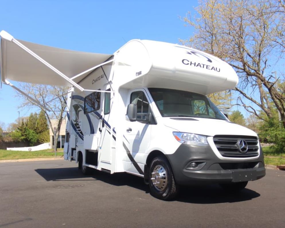 2024 Class B RV for Rent in Herndon, Virginia