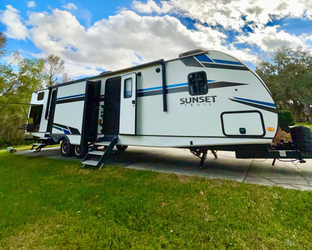 2021 Crossroads RV Sunset Trail Super Lite