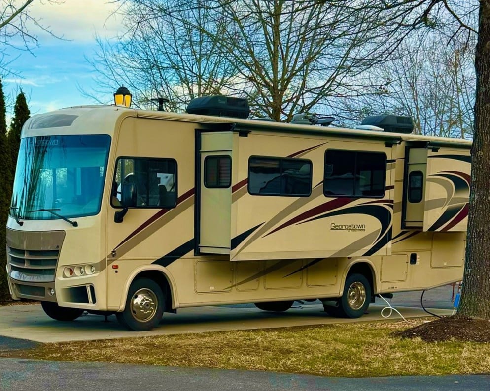 2019 GT3  by Georgetown for rent in 48383