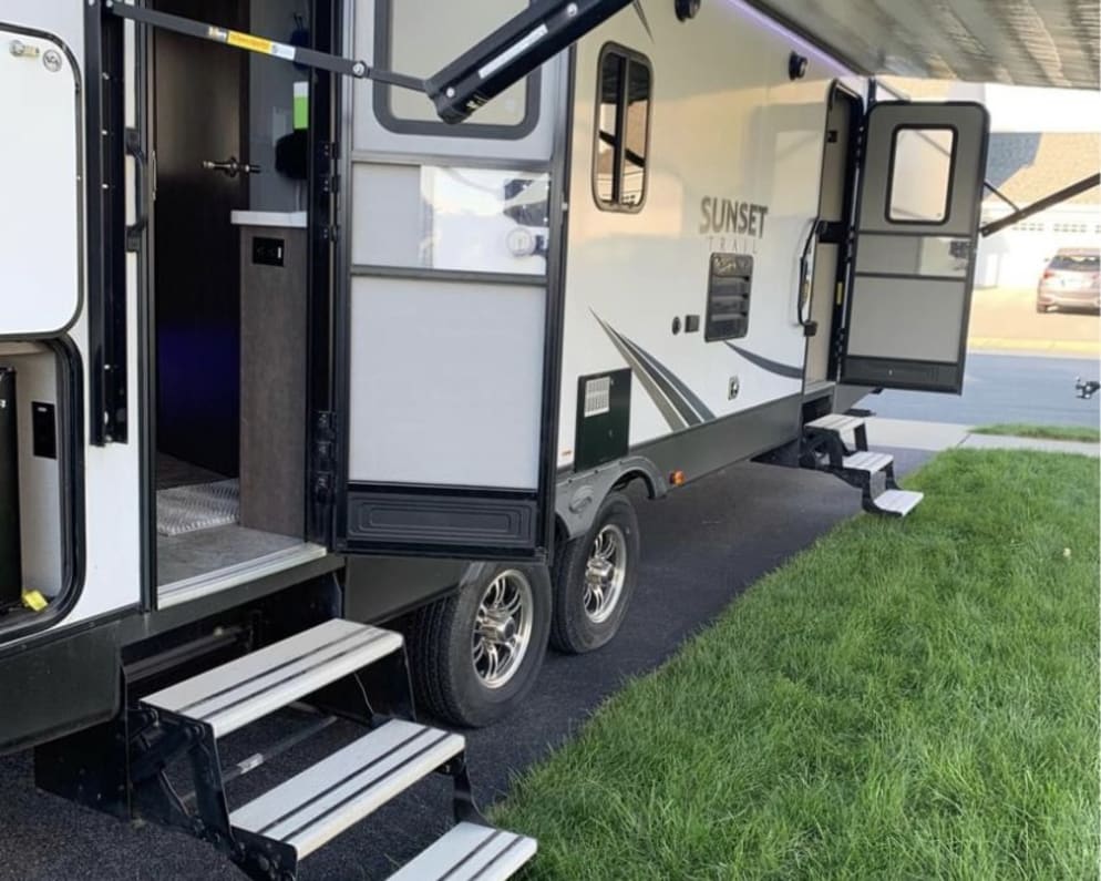 Travel Trailer RV for Rent in New Holland, Pennsylvania