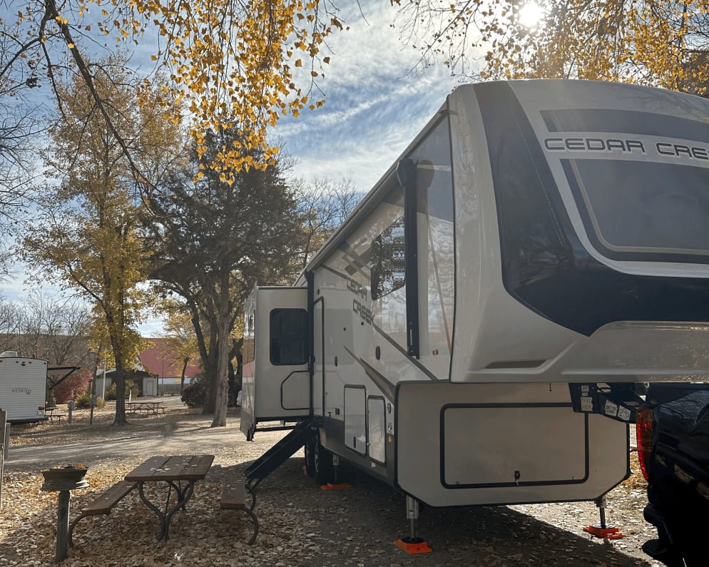 2022 Cedar Creek Cedar Creek Fifth Wheel available for rent in Guntersville Alabama