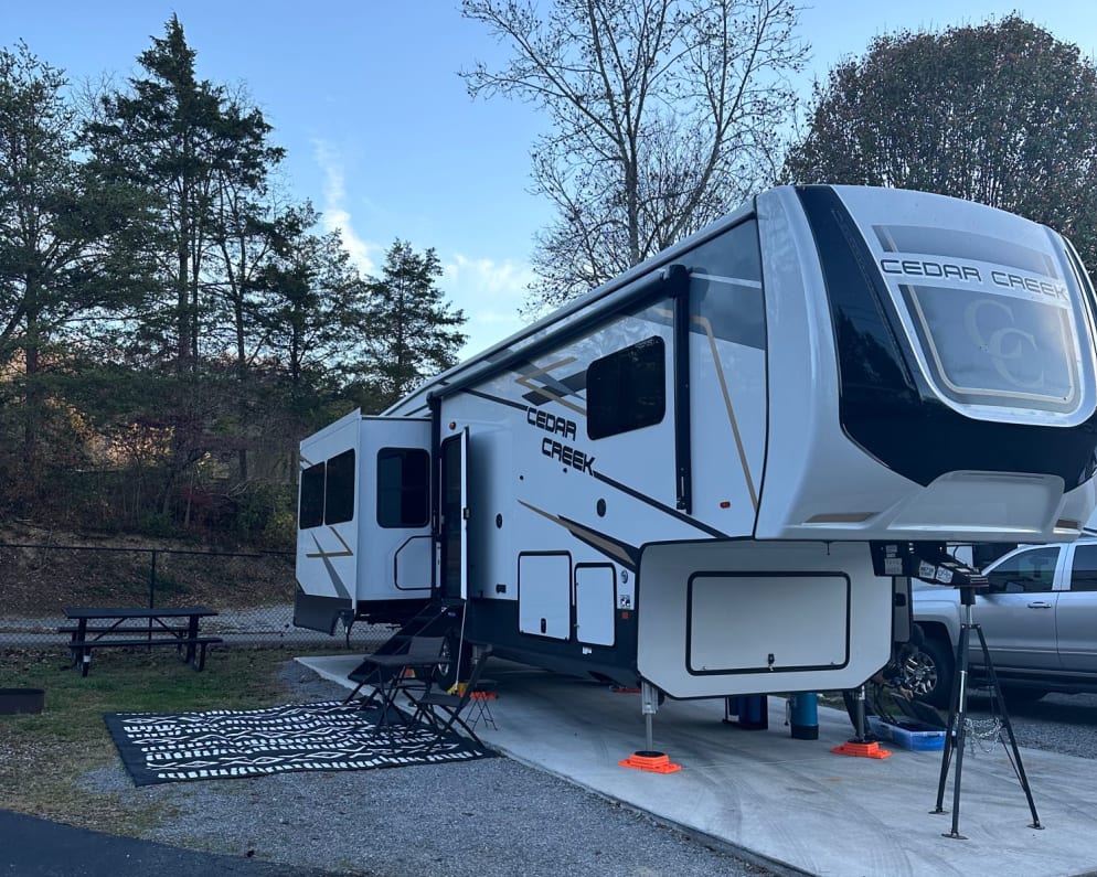 2022 Cedar Creek Cedar Creek Fifth Wheel