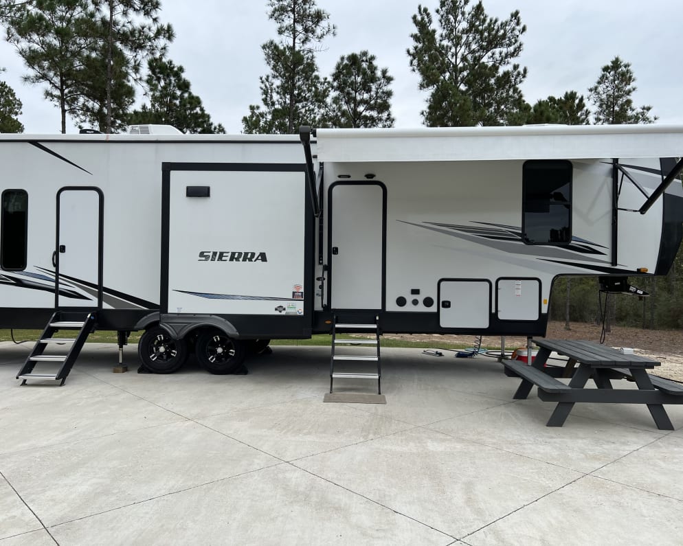 2022 Fifth Wheel RV for Rent in Milton, Florida