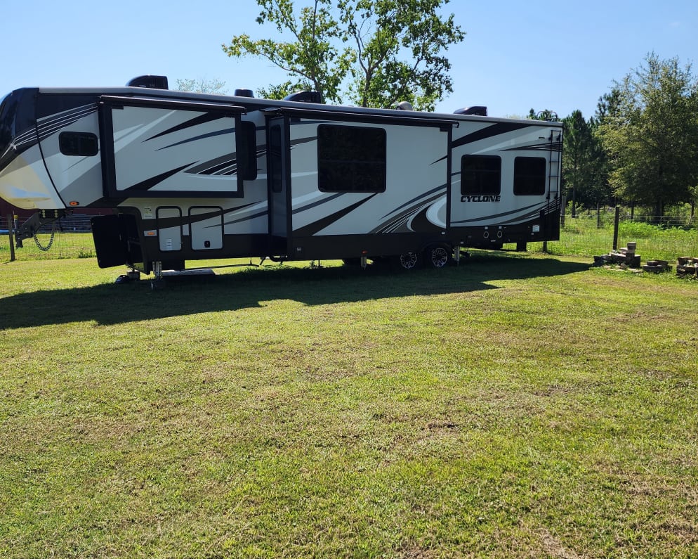 2020 Toy Hauler RV for Rent in MACCLENNY, Florida