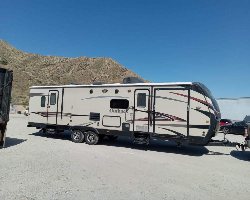 2014 Travel Trailer RV for Rent in Santa Clarita, California