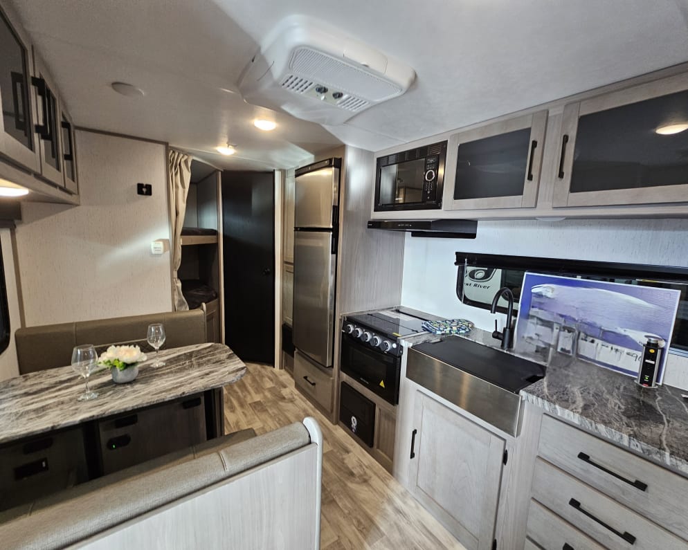 2022 Dutchmen Kodiak Ultra Lite Travel Trailer for rent in Greely Ontario