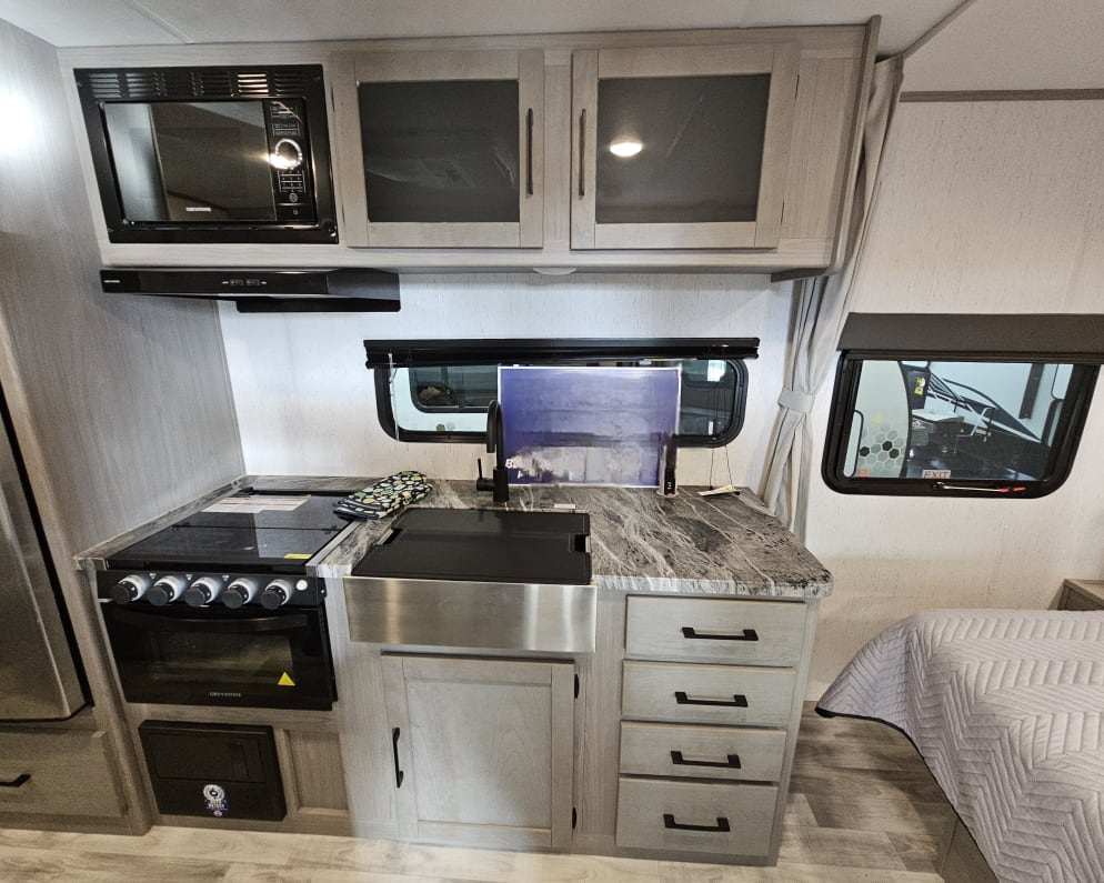 2022 Kodiak Ultra Lite  by Dutchmen for rent in K4P0B9