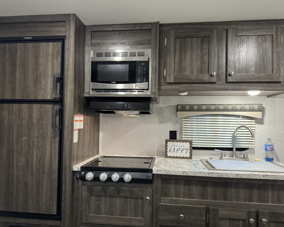 2020 Autumn Ridge Outfitter  by Starcraft for rent in 56334